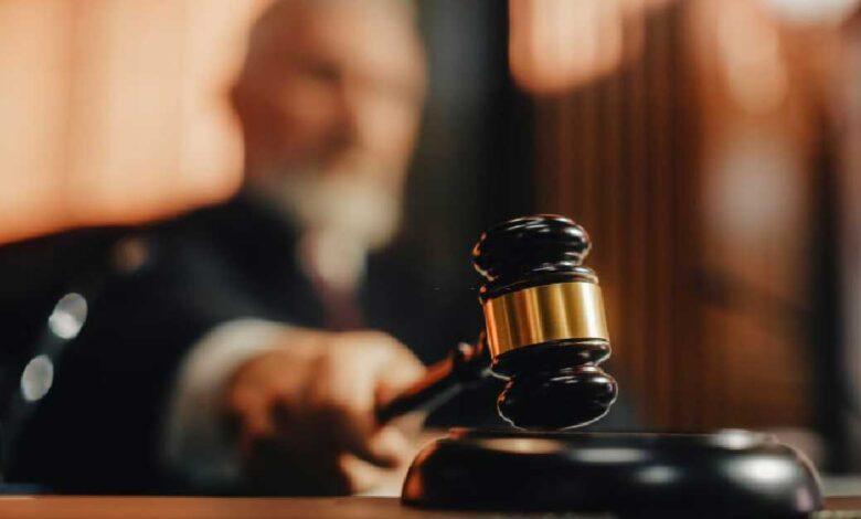 KAMU İDARESİNE SUNULAN DİLEKÇEYİ KABUL ETMEYEN MEMURUN CEZAİ SORUMLULUĞU